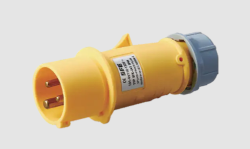 ¿Cómo previene el enchufe industrial impermeable la entrada de humedad?